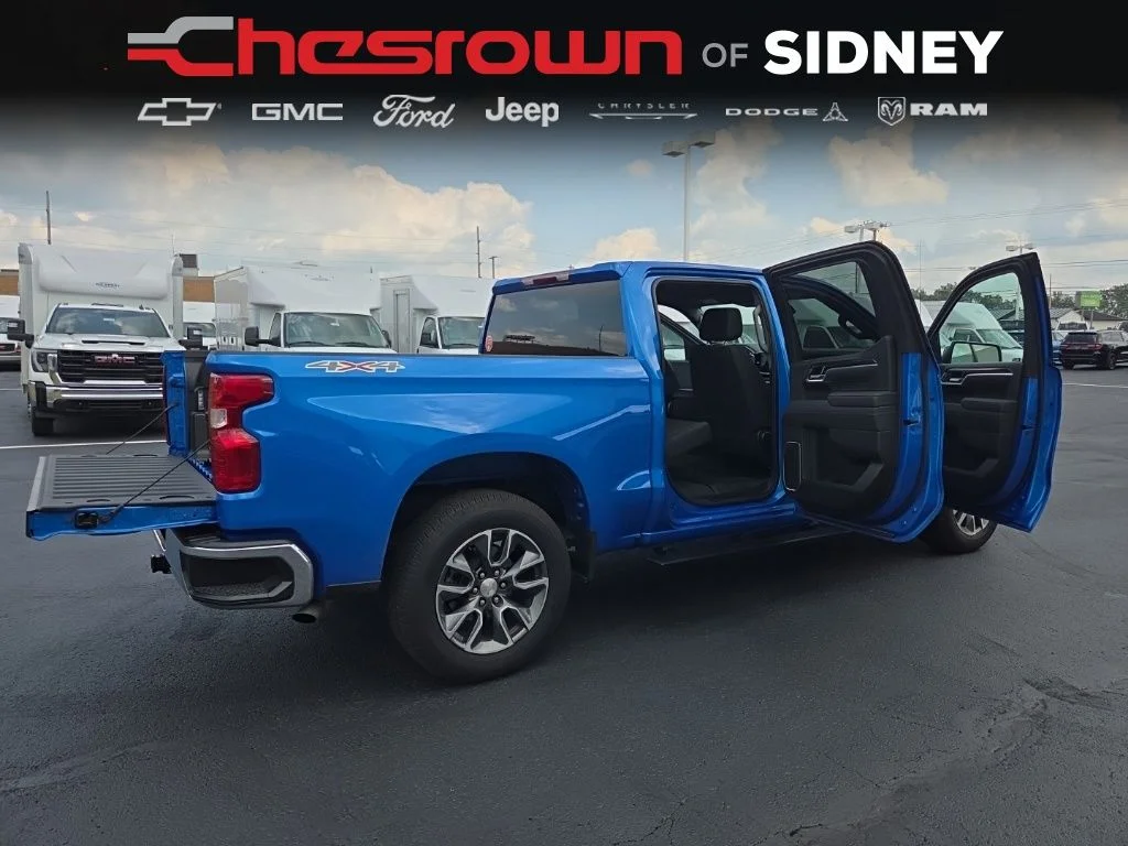 Used 2025 Blue Chevrolet LT image 15