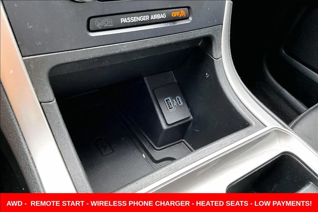 Used 2024 Silver Ford SEL image 20