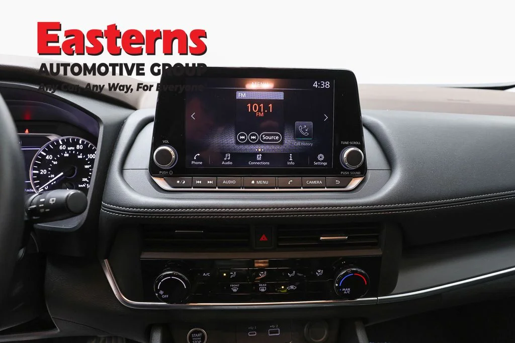 Used 2023 White Nissan S image 11