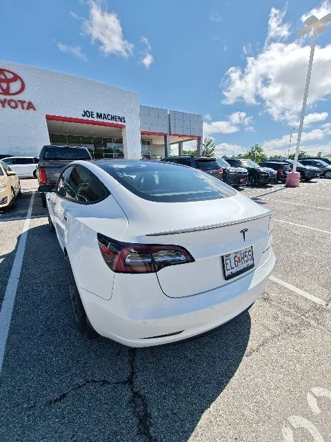 Used 2022  Tesla Long Range image 4