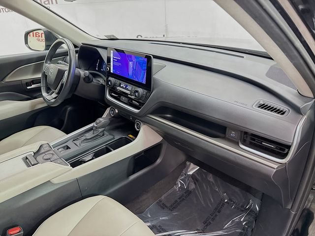 Used 2024 Black Toyota XLE image 30