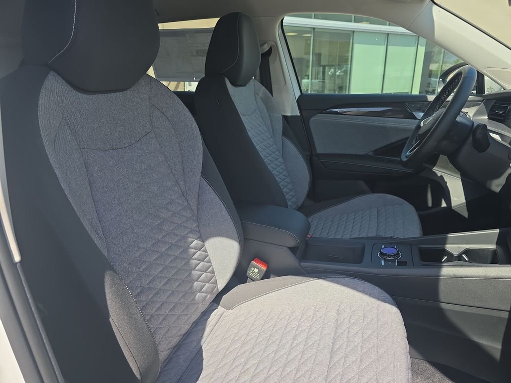 New 2026 White/off-white Volkswagen 2.0T S image 17