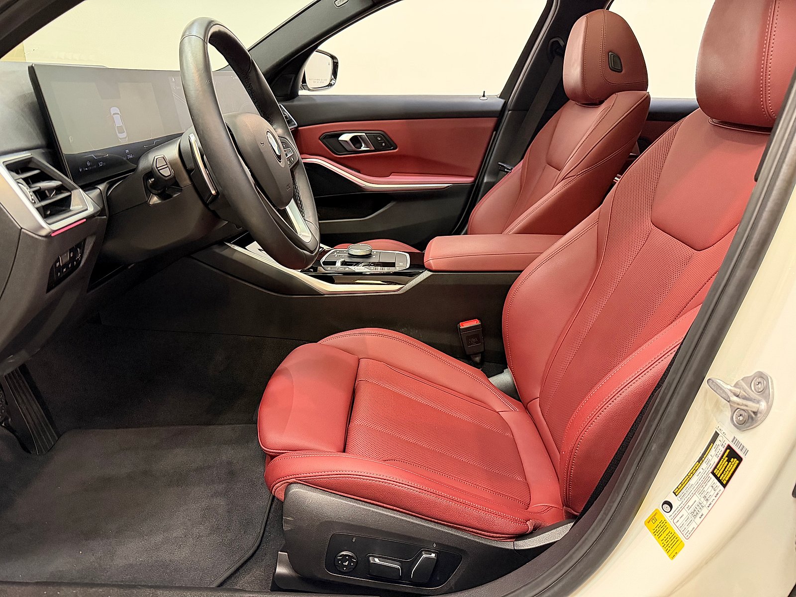 Used 2024  BMW  image 11