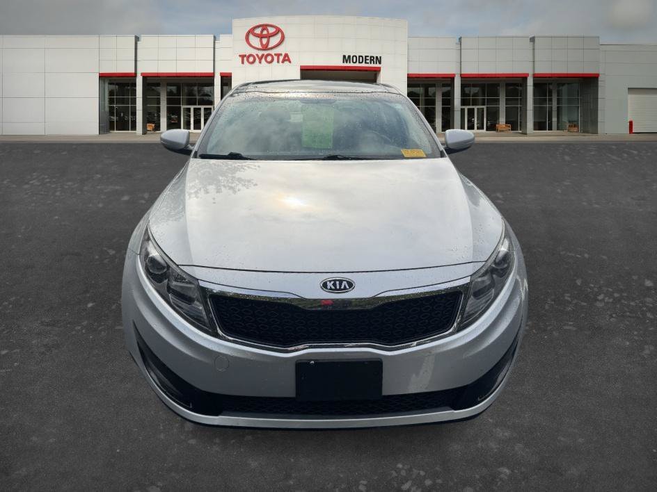 Used 2011 Bright Silver Kia EX image 8