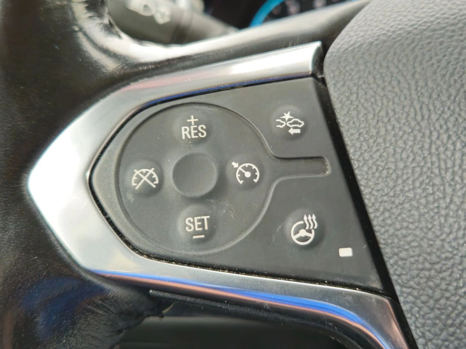 Used 2020 Summit White Chevrolet Premier image 17