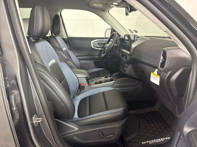 New 2025 Carbonized Gray Metallic Ford Outer Banks image 4
