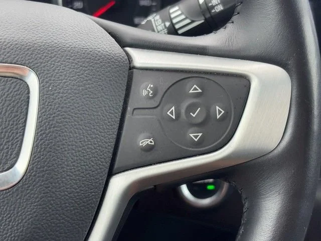 Used 2021 RED QUARTZ TINTCOAT GMC SLT image 18