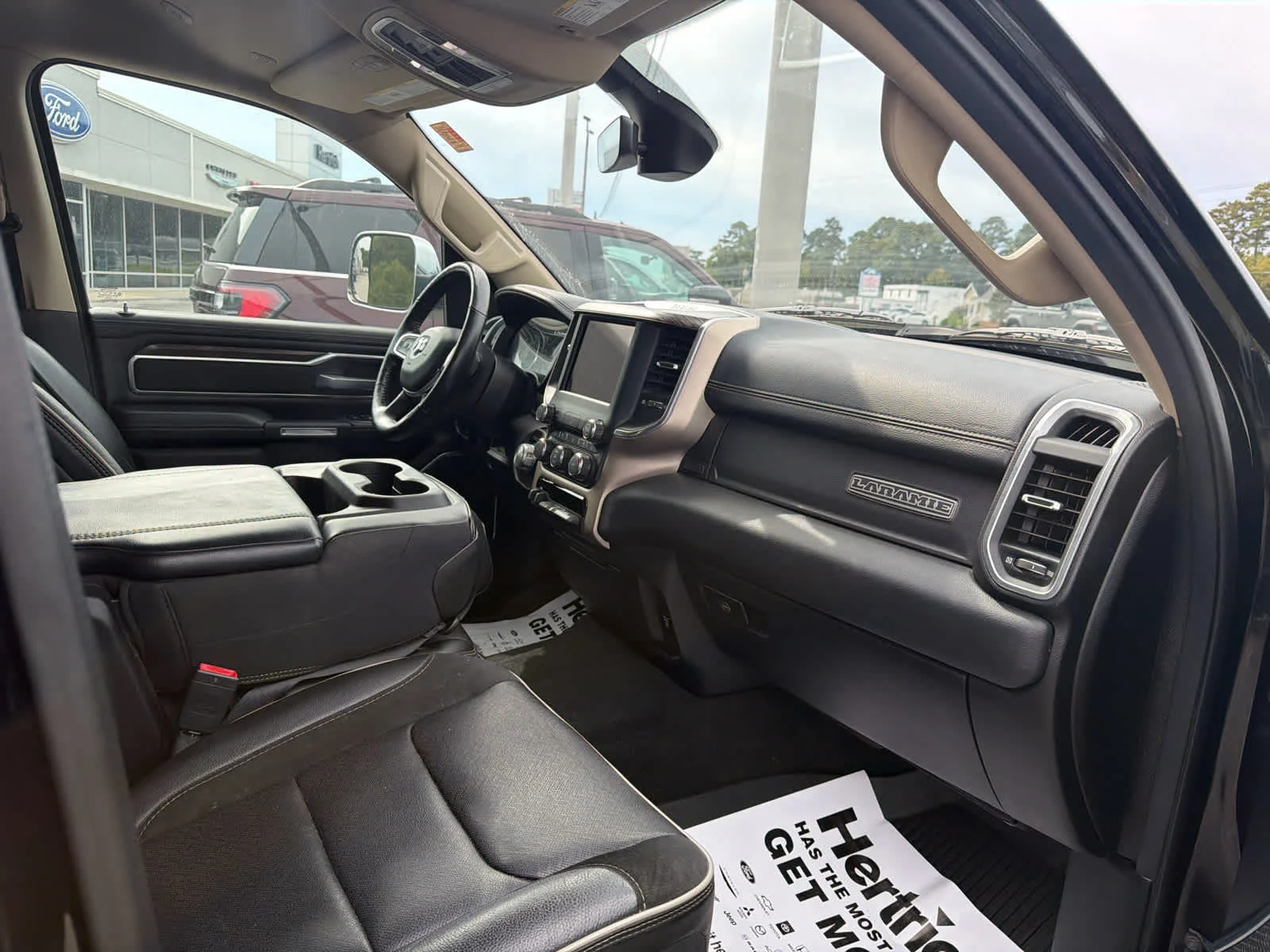 Used 2020 Diamond Black Crystal Pearlcoat Ram Laramie image 23
