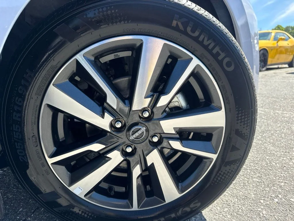 Used 2025 Gray Nissan 1.6 SV image 23