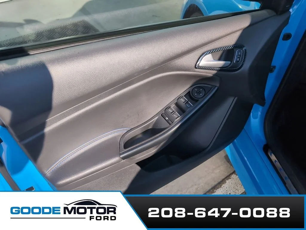 Used 2017 Blue Ford RS image 5