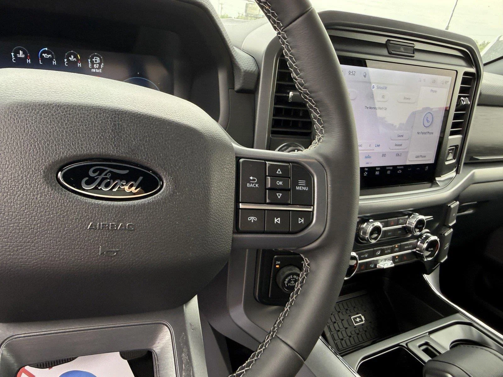 New 2026 Oxford White Ford XLT image 19