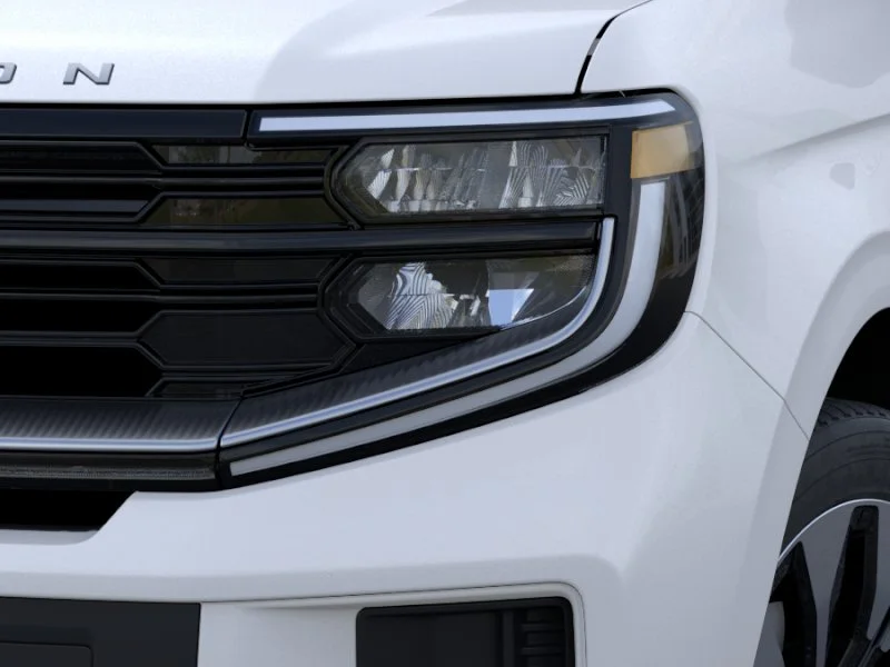 New 2026 Star White Metallic Tri-Coat Ford MAX Platinum® image 41