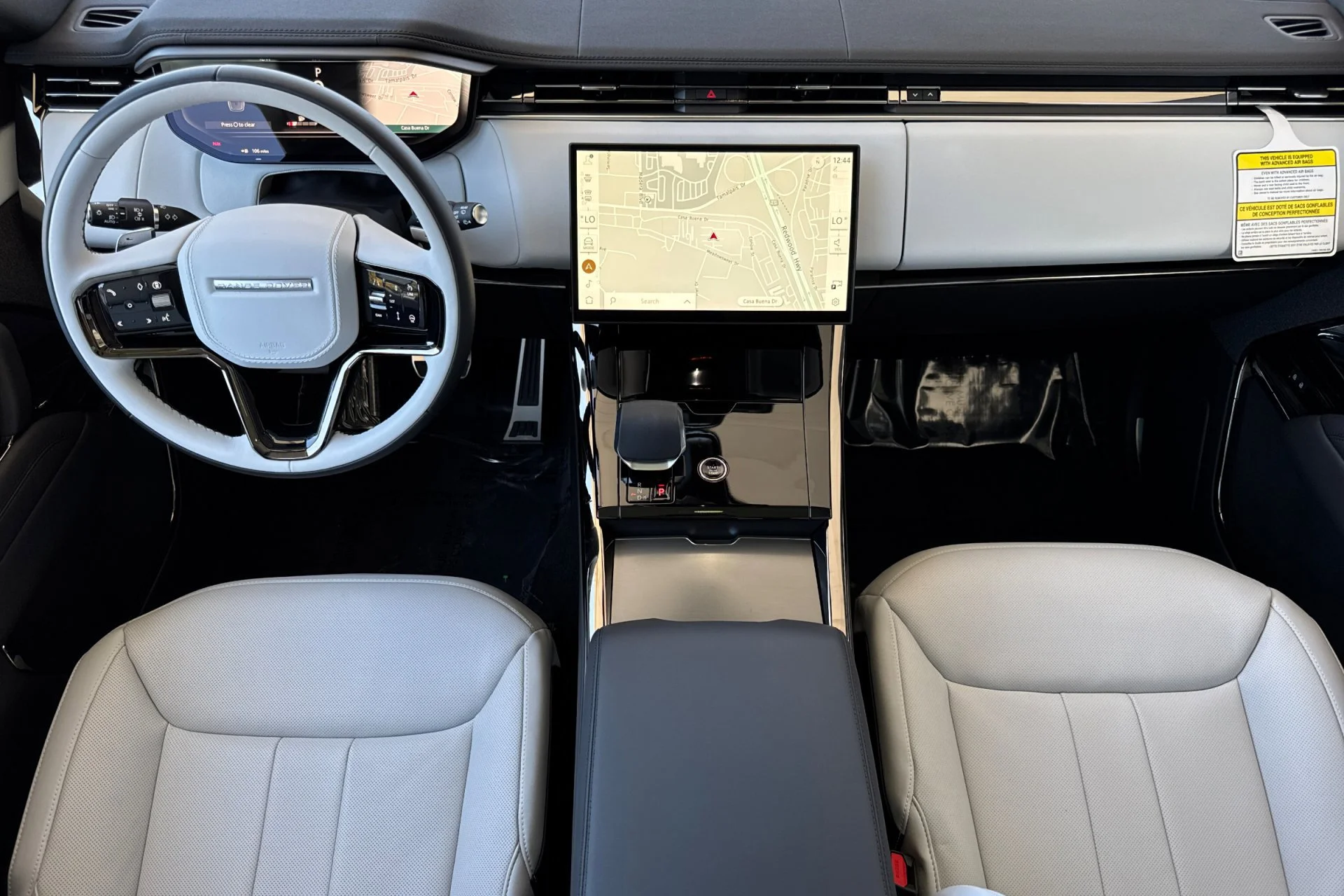 New 2026 Charente Grey Land Rover Dynamic SE image 3