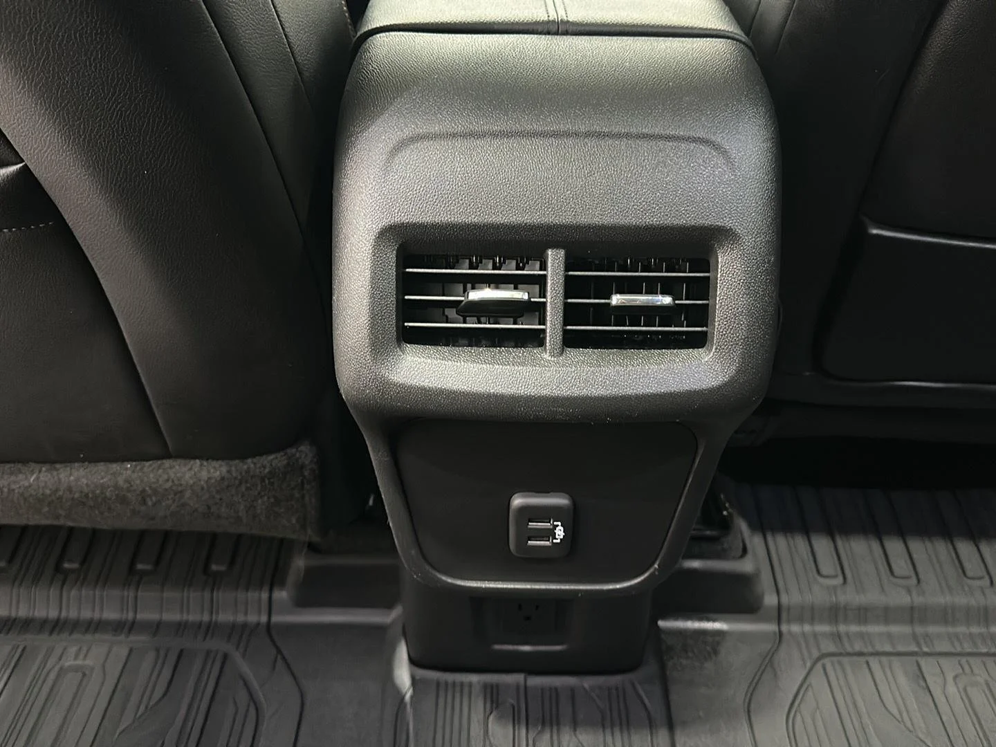Used 2021 SUMMIT WHITE GMC SLT image 20