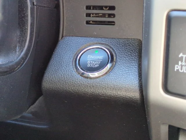 Used 2020 Silver Ford Lariat image 27