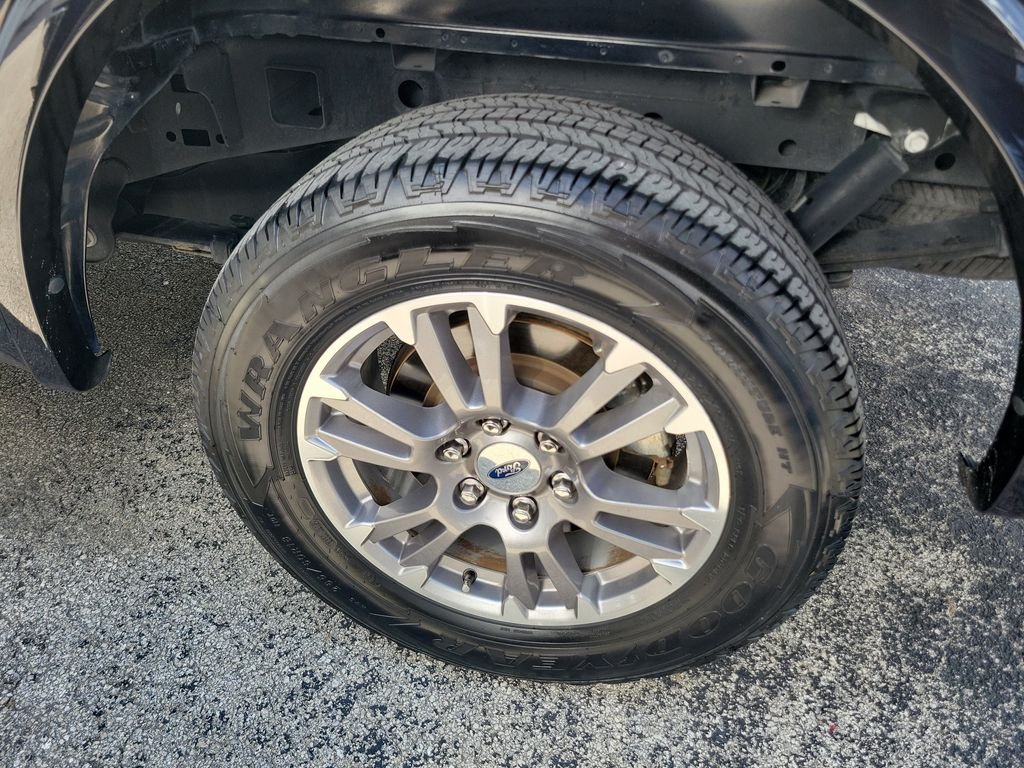 Used 2020 Black Ford Lariat image 8