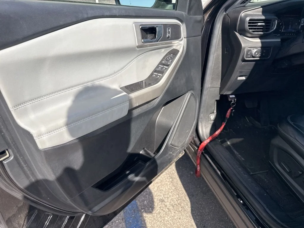 Used 2022 Black Ford XLT image 7
