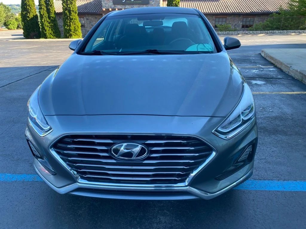 Used 2019 Machine Gray Hyundai SE image 5