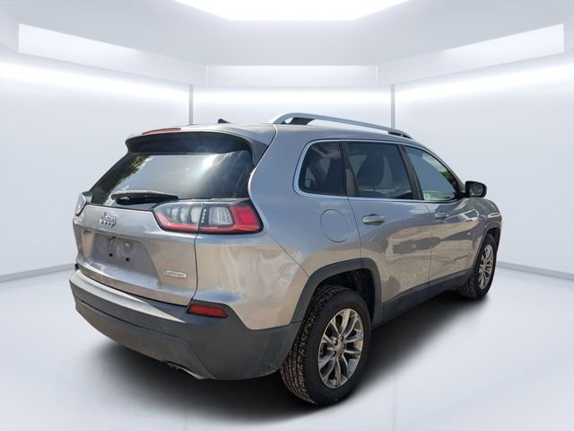 Used 2019 Silver Jeep Latitude Plus image 3