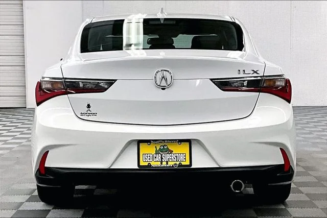 Used 2022 Platinum White Pearl Acura Premium Package image 5