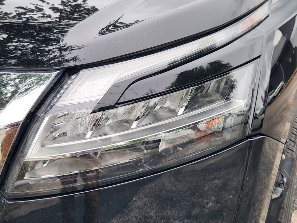 Used 2022 Black Nissan SV image 3
