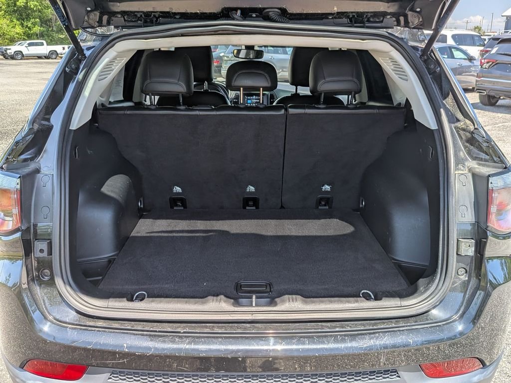Used 2019 Black Jeep Latitude image 26
