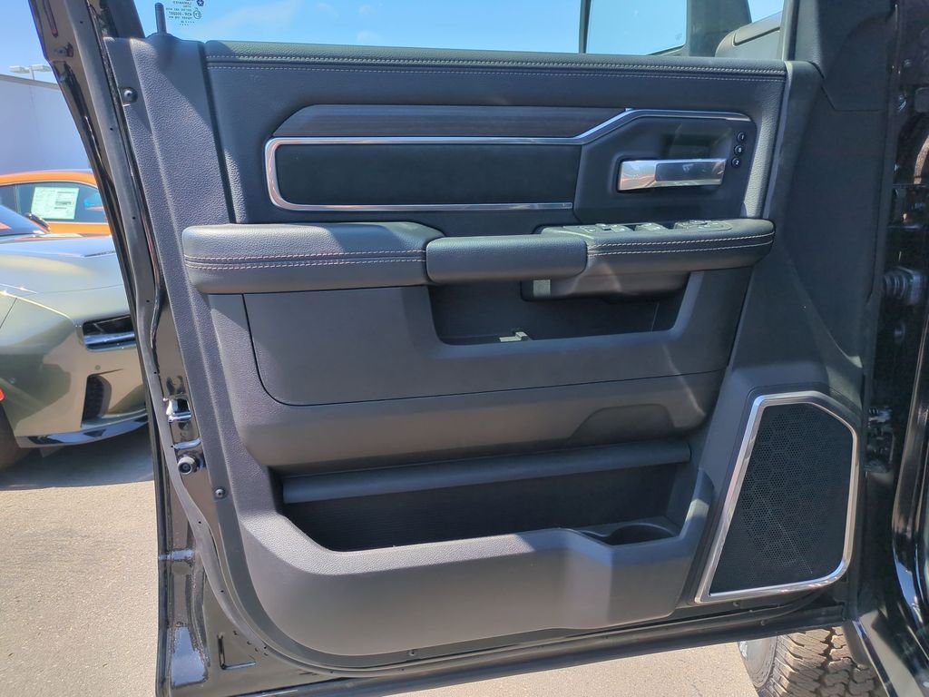 New 2026 Diamond Black Crystal Pearl-Coat Exterior Paint RAM Laramie image 11