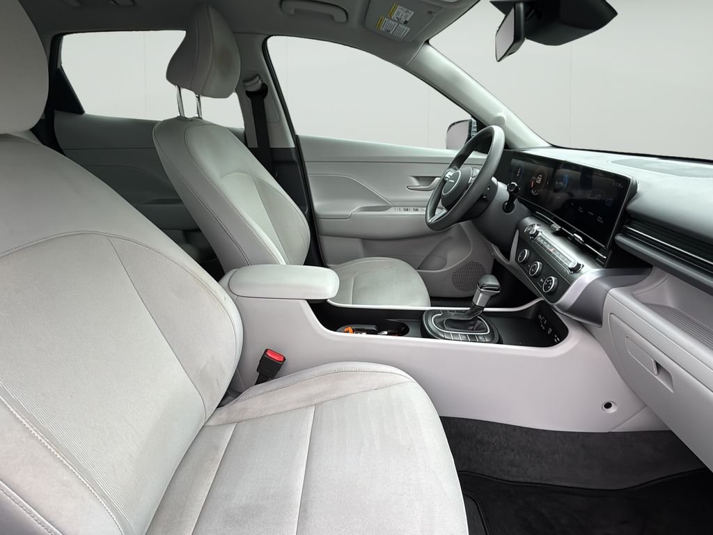 2024 Hyundai Kona SE - Photo 40