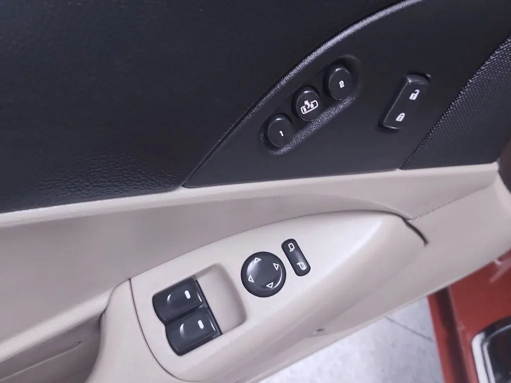 Used 2006 Red Chevrolet Base image 13