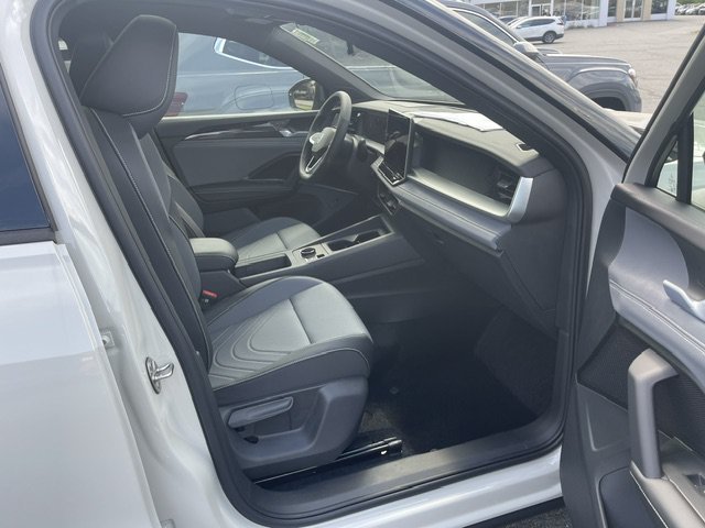 New 2026 Sandstone W/Deep Black Roof Volkswagen SE R-Line AWD image 6
