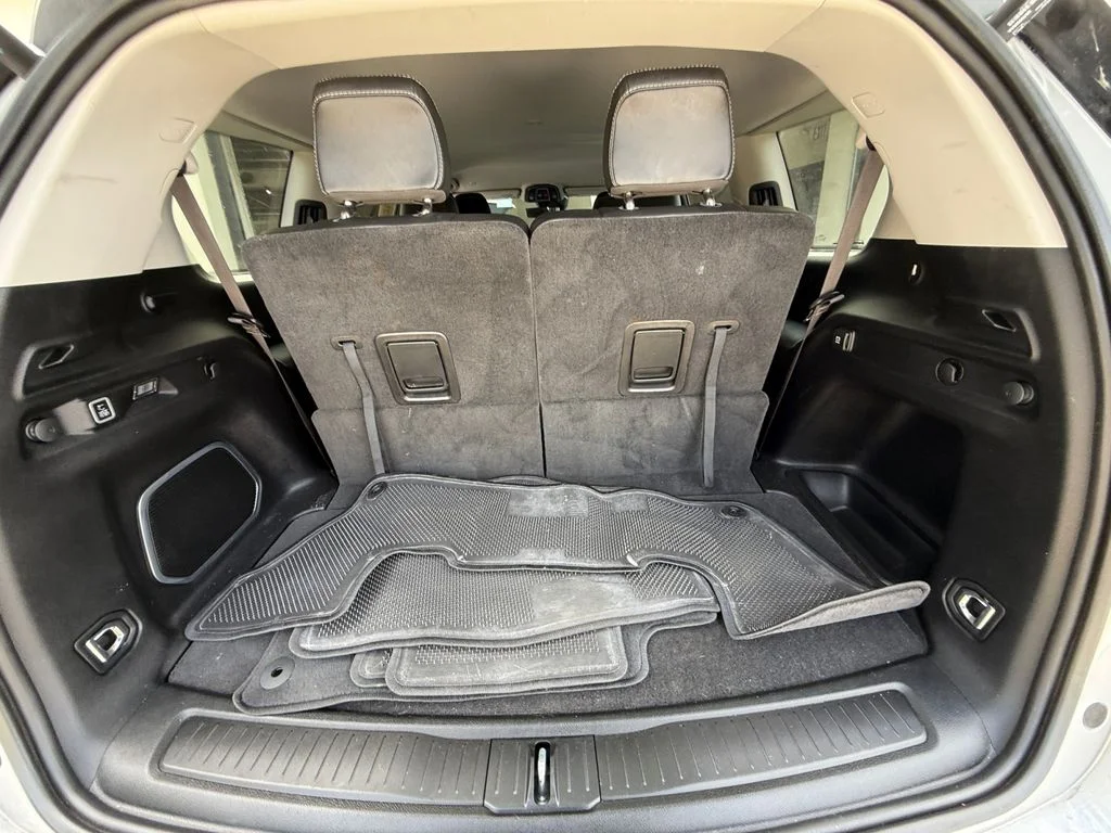 Used 2022 Silver Jeep Limited image 19