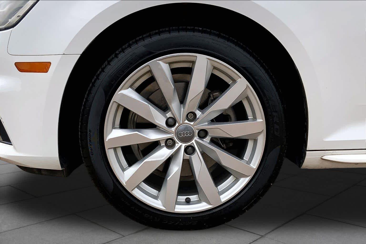 Used 2018 Glacier White Metallic Audi Premium image 23