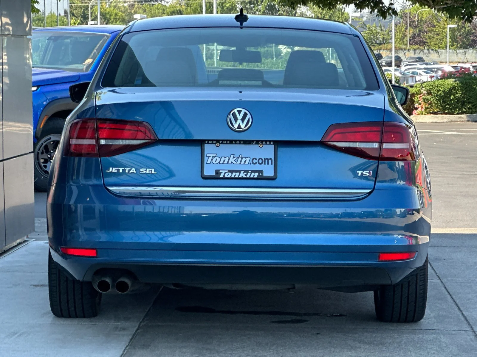 Used 2017 Blue Volkswagen 1.8T SEL image 5