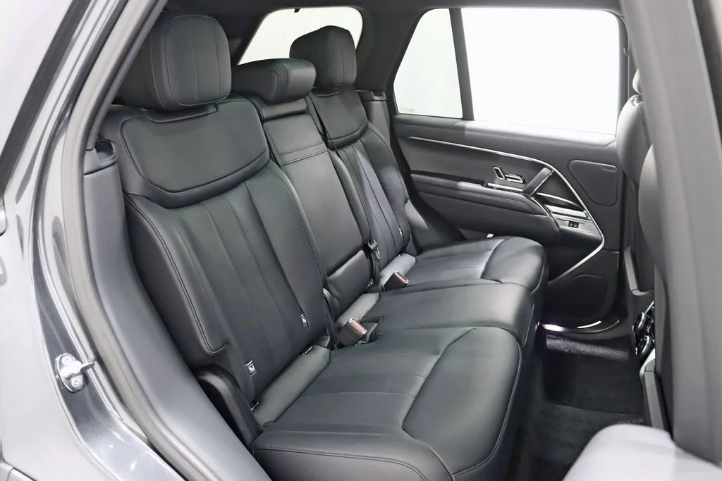 Used 2024 Black Land Rover SE image 32