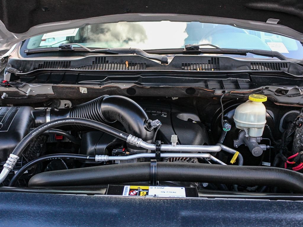 Used 2018 Silver Ram Big Horn image 28