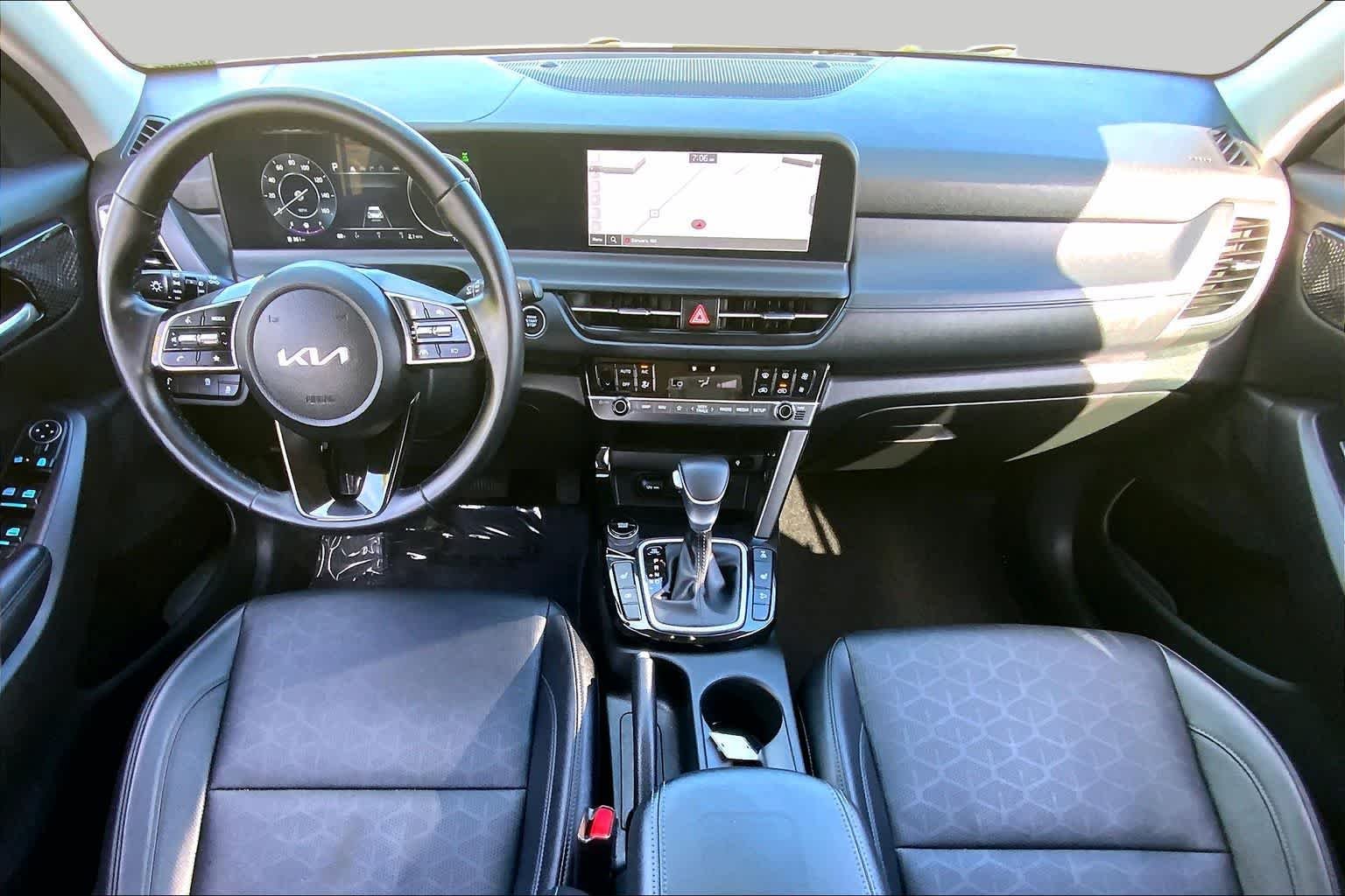 Used 2024 Fusion Black Kia EX image 16