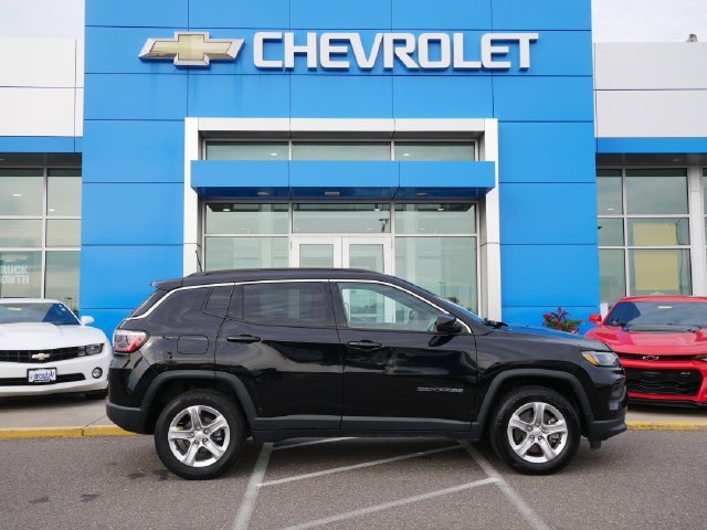 Used 2024 Black Jeep Latitude image 25