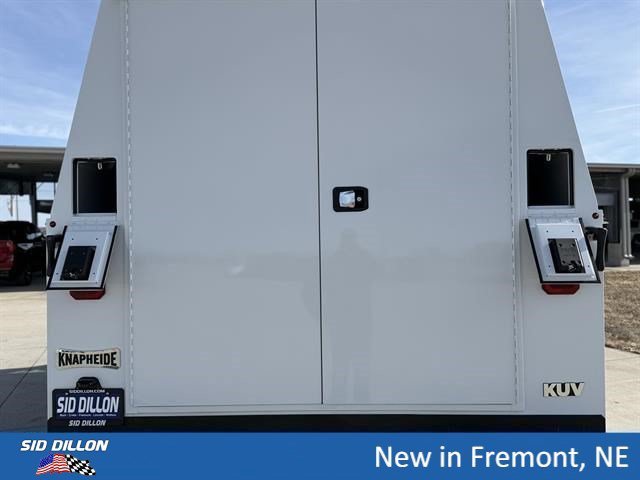New 2025 Summit White Chevrolet 1WT image 15