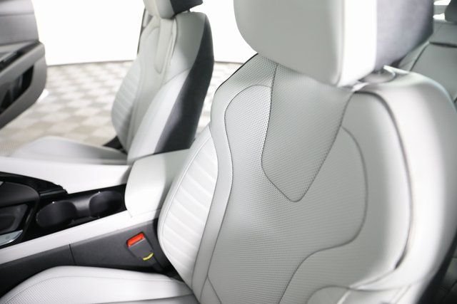 2025 Hyundai Elantra Limited - Photo 18
