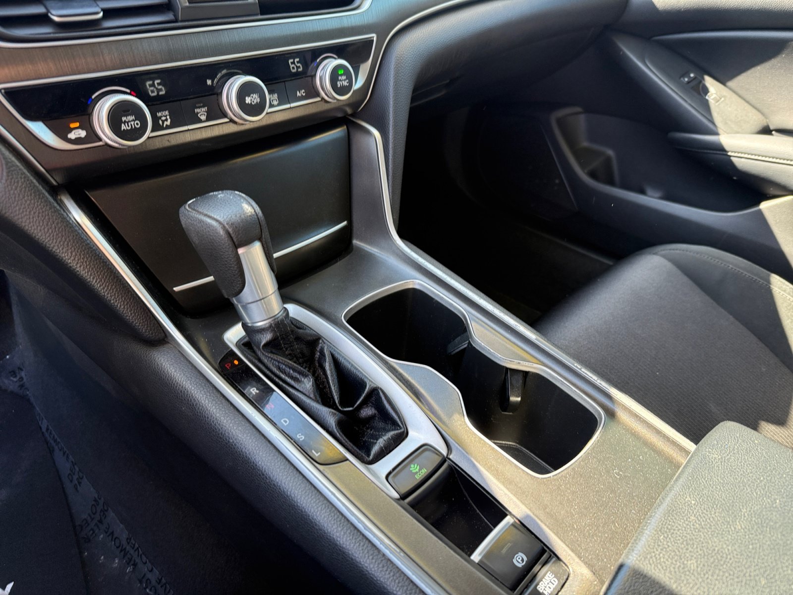 Used 2018 Black Honda LX 1.5T image 13