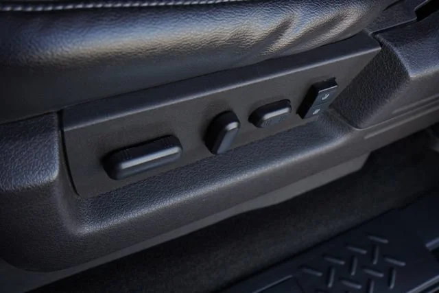 Used 2014  Ford XL image 27