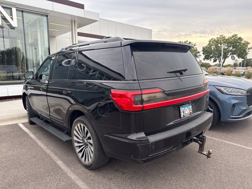 Used 2019 Black Lincoln Reserve image 3