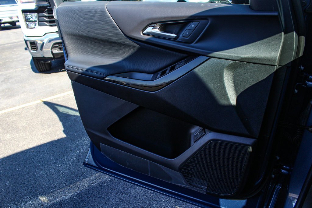 2027 Chevrolet Equinox LT - Photo 22