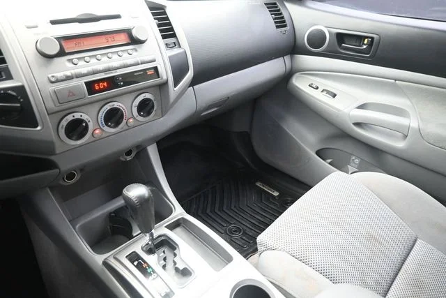 Used 2008 Super White Toyota Base image 27