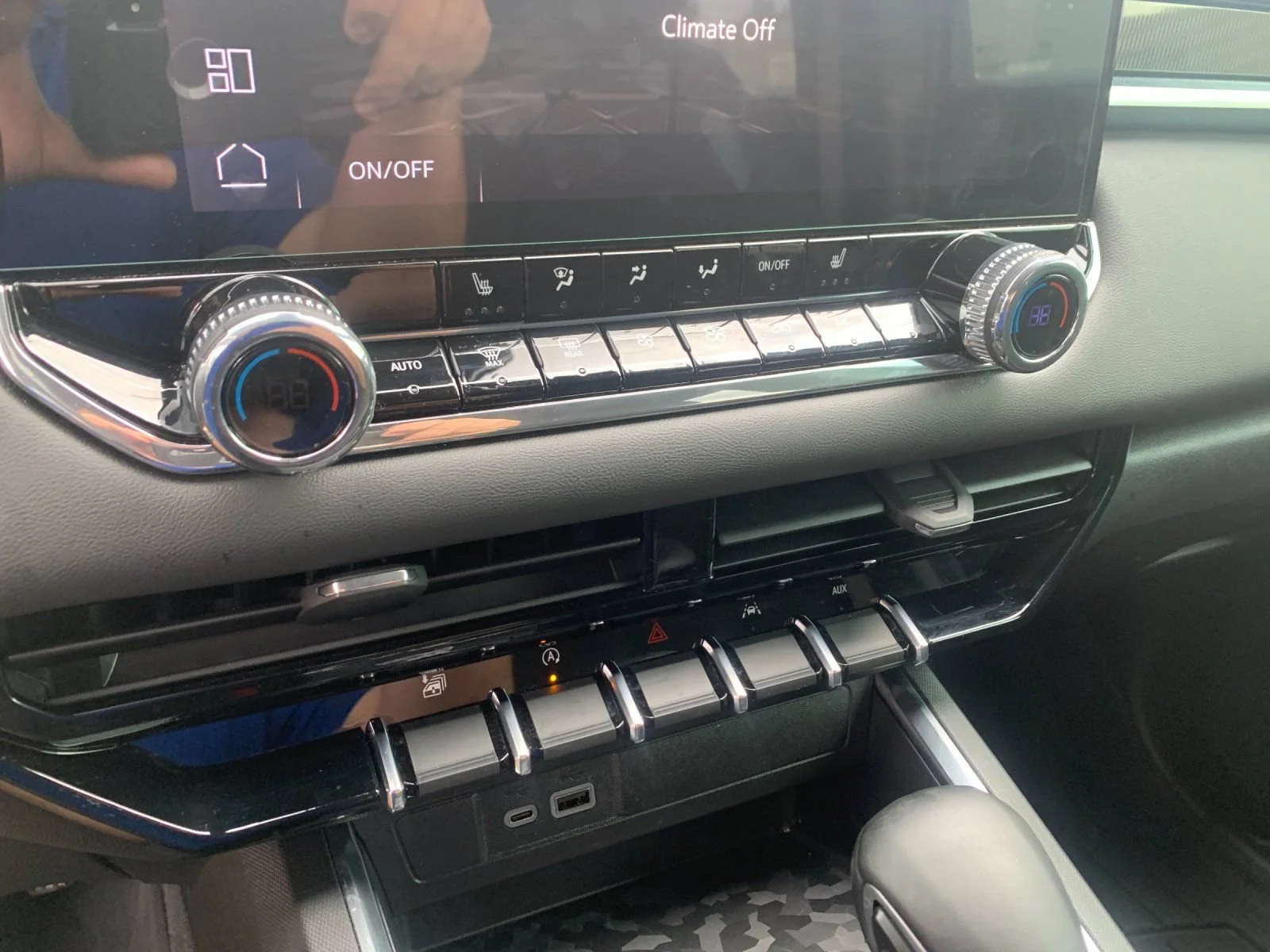 Used 2025 Sterling Metallic GMC Elevation image 22