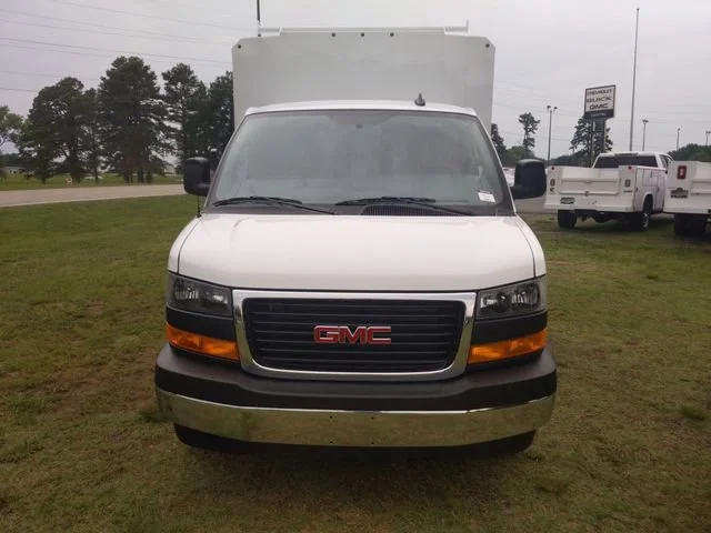 New 2025 Summit White GMC 1WT image 16