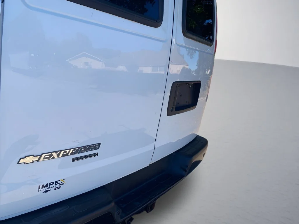 Used 2014 SUMMIT WHITE Chevrolet  image 31