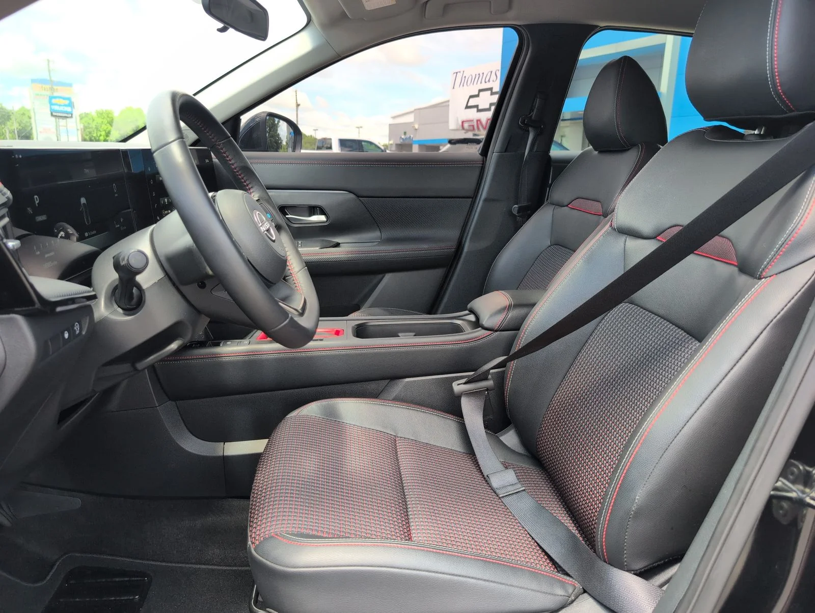 Used 2025 Black Nissan SR image 13