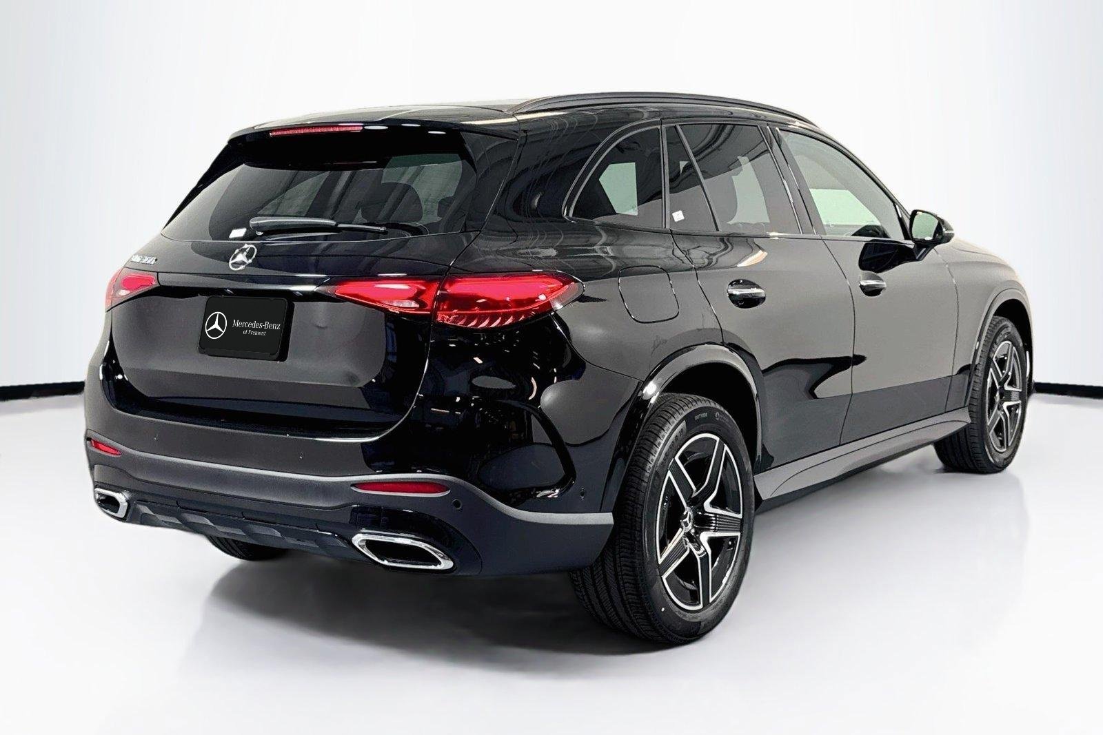 New 2026 Black Mercedes-Benz GLC 300 image 5