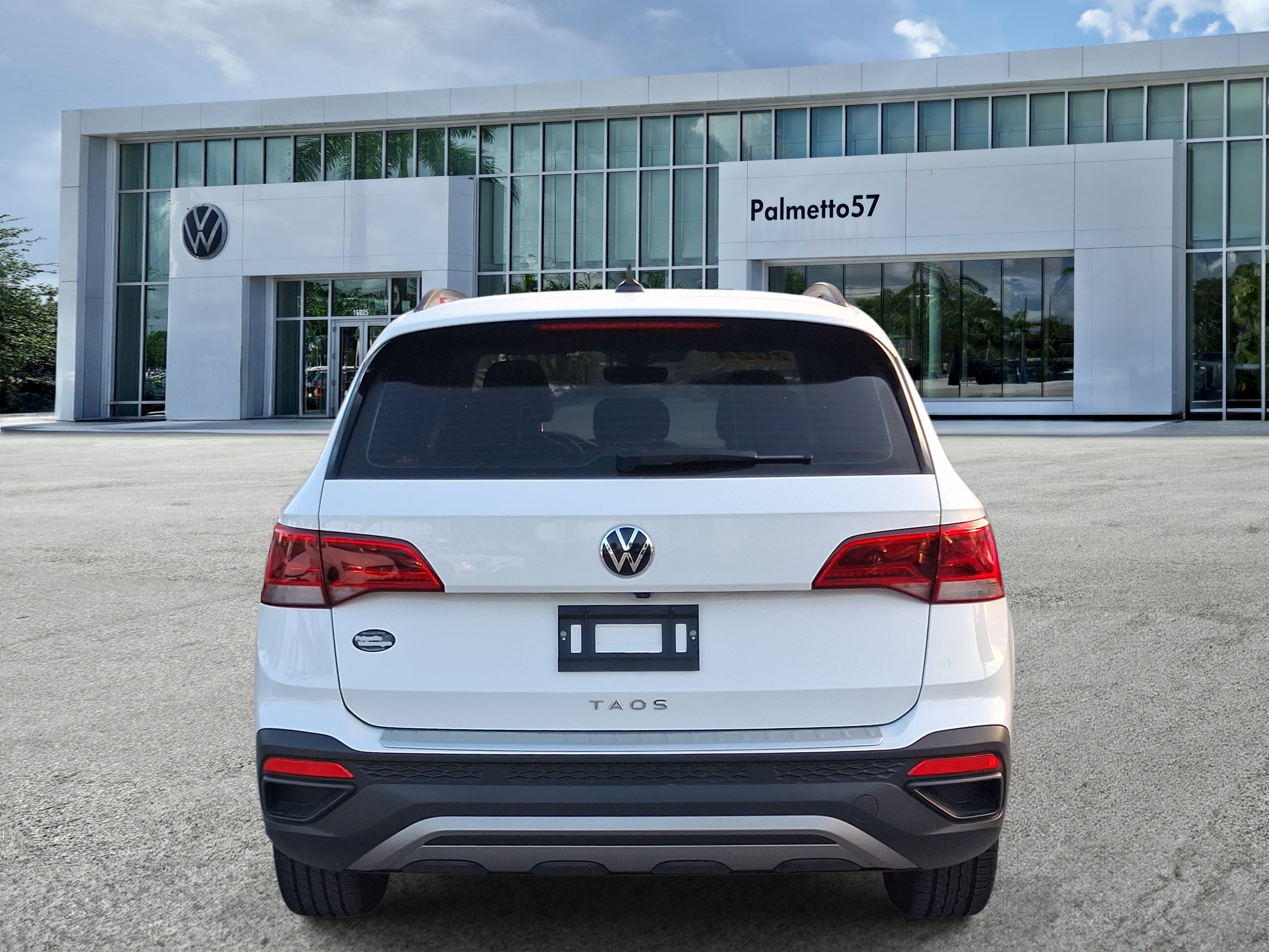 Certified Used 2024 White Volkswagen 1.5T S image 5